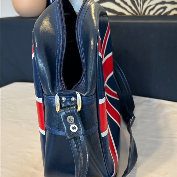 Savage Vintage Union Jack crossbody travel bag Durable Unisex British bag EUC - Picture 5 of 10